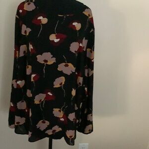 NIN WEST 
Long sleeve size 2x multicolor blouse